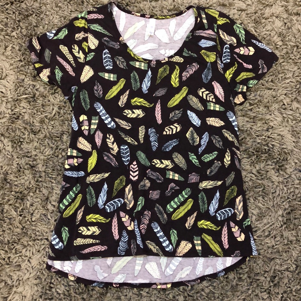 Lularoe Classic tee XL feathers